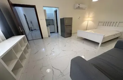 شقة - 1 حمام للايجار في سلاطة الجديدة - سلاطة - الدوحة