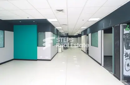 Office Space - Studio - 1 Bathroom for rent in Umm Ghuwailina 4 - Umm Ghuwailina - Doha