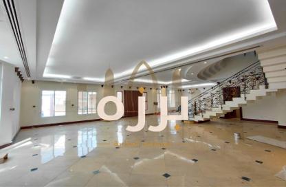Apartment - 4 Bedrooms - 5 Bathrooms for rent in West Bay - Doha