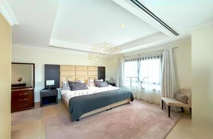 Apartment - 2 Bedrooms - 3 Bathrooms for sale in West Porto Drive - Porto Arabia - The Pearl Island - Doha