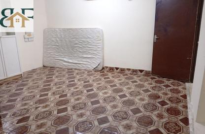 Apartment - Studio - 1 for rent in Al Mansoura - Al Mansoura - Doha