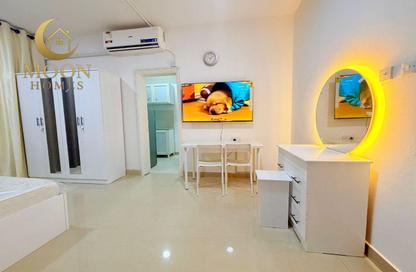 Apartment - Studio - 1 Bathroom for rent in Najma Street - Najma - Doha