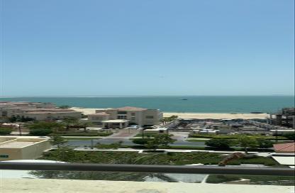 Apartment - 2 Bedrooms - 3 Bathrooms for rent in Viva West - Viva Bahriyah - The Pearl Island - Doha