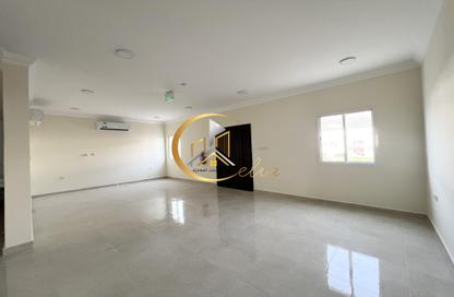 Compound - 6 Bedrooms - 6 Bathrooms for rent in Al Kheesa - Al Kheesa - Umm Salal Mohammed Compound - 6 Bedrooms - 6 Bathrooms for rent in Al Kheesa - Al Kheesa - Umm Salal Mohammed