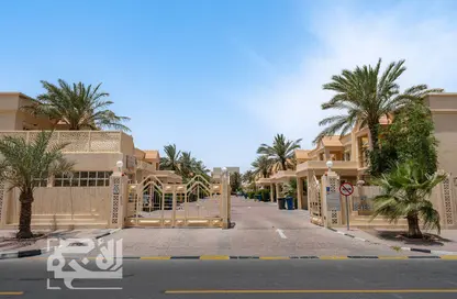 فيلا - 4 غرف نوم - 4 حمامات للايجار في بيفيرلي هيلز 13 - فريج العلي - الدوحة