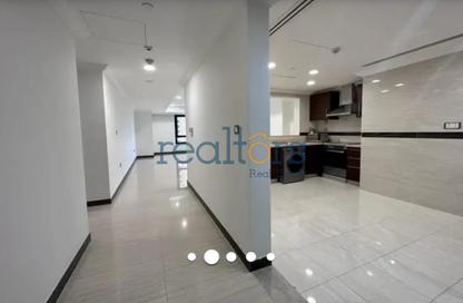Apartment - 2 Bedrooms - 3 Bathrooms for sale in Tower 21 - Porto Arabia - The Pearl Island - Doha
