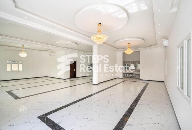54976111 - Property Image 2