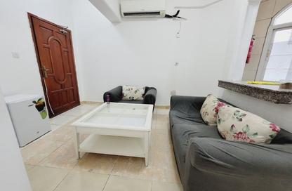 Apartment - 1 Bedroom - 1 Bathroom for rent in Umm Ghwailina Comm - Umm Ghuwalina - Umm Ghuwailina - Doha