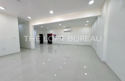 Apartment - 3 Bedrooms - 3 Bathrooms for rent in West Walk - Al Waab - Doha