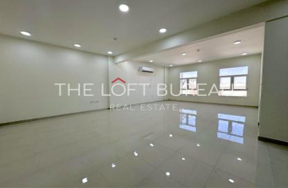 Apartment - 3 Bedrooms - 3 Bathrooms for rent in West Walk - Al Waab - Doha