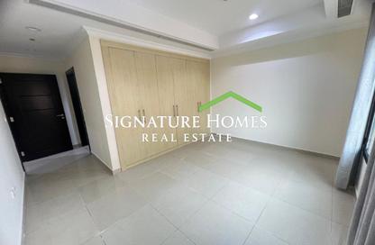 Apartment - 1 Bedroom - 2 Bathrooms for rent in Tower 13 - Porto Arabia - The Pearl Island - Doha