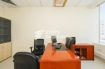 مساحات مكتبية - استوديو - 1 حمام للايجار في منتزه 7 - المنتزه - الدوحة