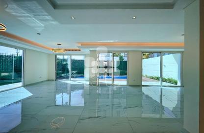 Villa - 6 Bedrooms - 7 Bathrooms for rent in Floresta Gardens - Floresta Gardens - The Pearl Island - Doha