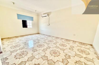 Villa - 4 - 5 for rent in Izghawa - Izghawa - Doha