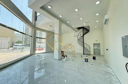 Shop - Studio - 1 for rent in Al Muntazah Street - Al Muntazah - Doha