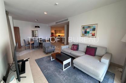 Apartment - 2 Bedrooms - 3 Bathrooms for rent in Viva West - Viva Bahriyah - The Pearl Island - Doha