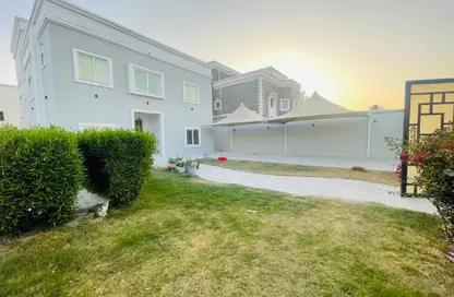 فيلا - 5 غرف نوم - 6 حمامات للايجار في الدفينة - الدوحة