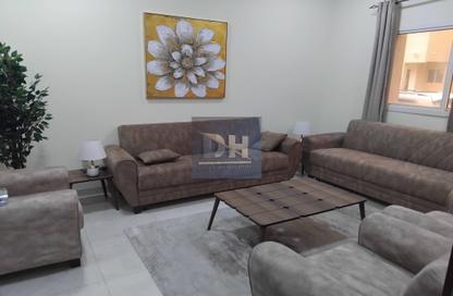 مجمع سكني - 6 غرف نوم - 5 حمامات للايجار في Al Sakhama - الدوحة