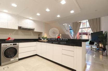 Apartment - 1 Bedroom - 2 Bathrooms for sale in Al Mutahidah Tower - Viva Bahriyah - The Pearl Island - Doha