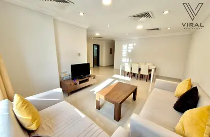 Apartment - 2 Bedrooms - 2 Bathrooms for rent in Al Salam Tower - Corniche Road - Corniche Road - Doha