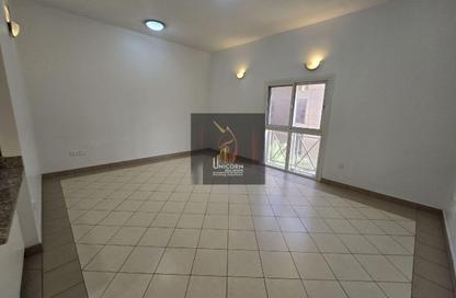 Apartment - 2 Bedrooms - 3 Bathrooms for rent in Barwa City - Mesaimeer - Doha