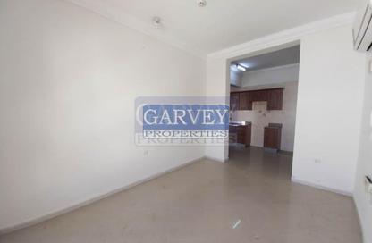 Apartment - 1 - 1 for rent in Umm Ghuwalina - Umm Ghuwailina - Doha Apartment - 1 - 1 for rent in Umm Ghuwalina - Umm Ghuwailina - Doha