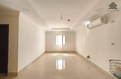 Apartment - 1 Bedroom - 1 Bathroom for rent in Umm Ghuwailina 4 - Umm Ghuwailina - Doha