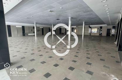 Show Room - Studio - 2 Bathrooms for rent in C-Ring Road - Al Sadd - Doha