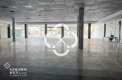 Show Room - Studio - 2 Bathrooms for rent in C-Ring Road - Al Sadd - Doha