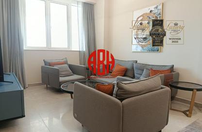 Apartment - 2 Bedrooms - 3 Bathrooms for rent in Viva West - Viva Bahriyah - The Pearl Island - Doha