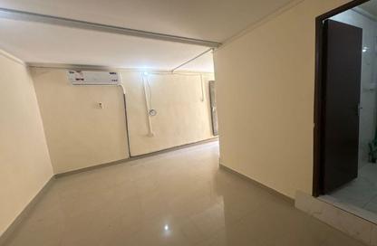 Villa - Studio - 1 Bathroom for rent in Fereej Abdul Aziz - Doha