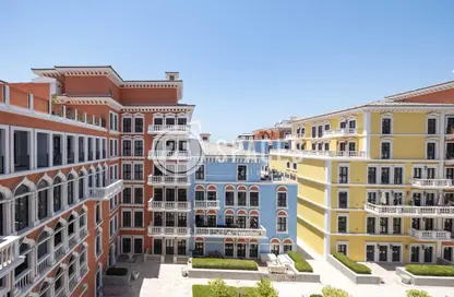 Apartment - 1 Bedroom - 2 Bathrooms for rent in Carnaval - Qanat Quartier - The Pearl Island - Doha