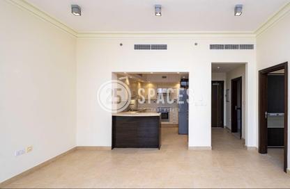 Apartment - 1 Bedroom - 2 Bathrooms for rent in Carnaval - Qanat Quartier - The Pearl Island - Doha