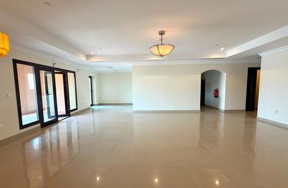 Apartment - 2 Bedrooms - 3 Bathrooms for rent in West Porto Drive - Porto Arabia - The Pearl Island - Doha