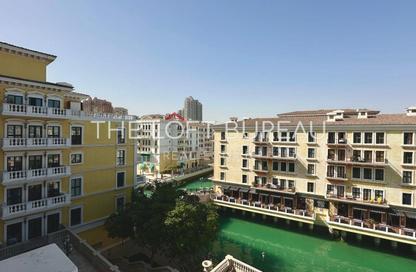 Apartment - 2 Bedrooms - 3 Bathrooms for rent in Carnaval - Qanat Quartier - The Pearl Island - Doha