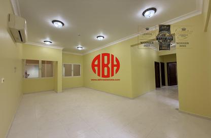 Apartment - 3 Bedrooms - 2 Bathrooms for rent in Al Mansoura - Al Mansoura - Doha