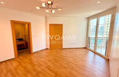 Apartment - 2 Bedrooms - 4 Bathrooms for rent in Floresta Gardens - Floresta Gardens - The Pearl Island - Doha