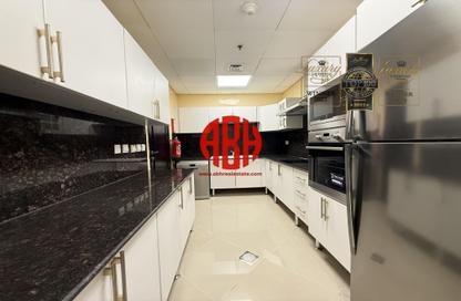 Apartment - 2 Bedrooms - 3 Bathrooms for rent in West Bay Tower - West Bay - West Bay - Doha