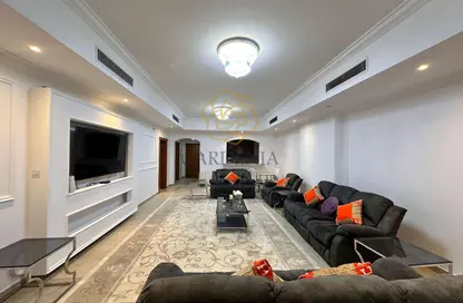 Apartment - 1 Bedroom - 2 Bathrooms for rent in East Porto Drive - Porto Arabia - The Pearl Island - Doha