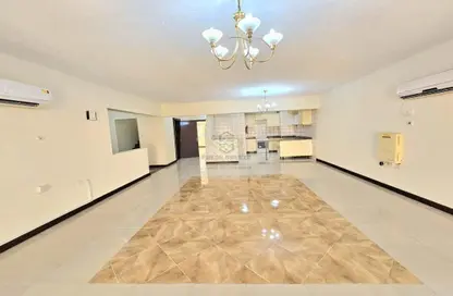 دوبلكس - 3 غرف نوم - 2 حمامات للايجار في شقق مساكن المطار القديم - طريق المطار القديم - الدوحة