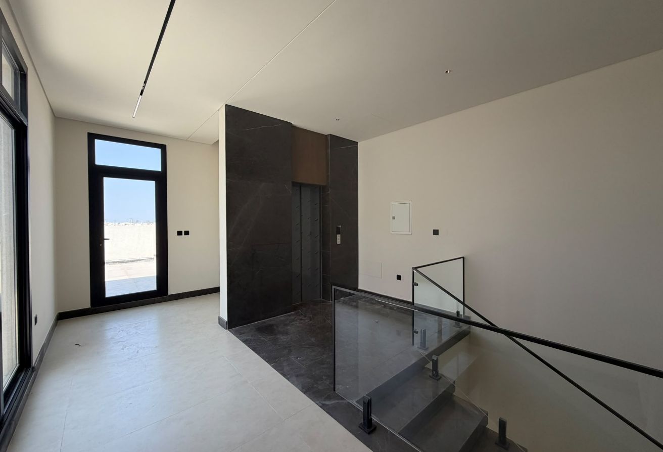 Luxury 6 Bedroom plus Villa&Private Pool prime loc thumbnail 15