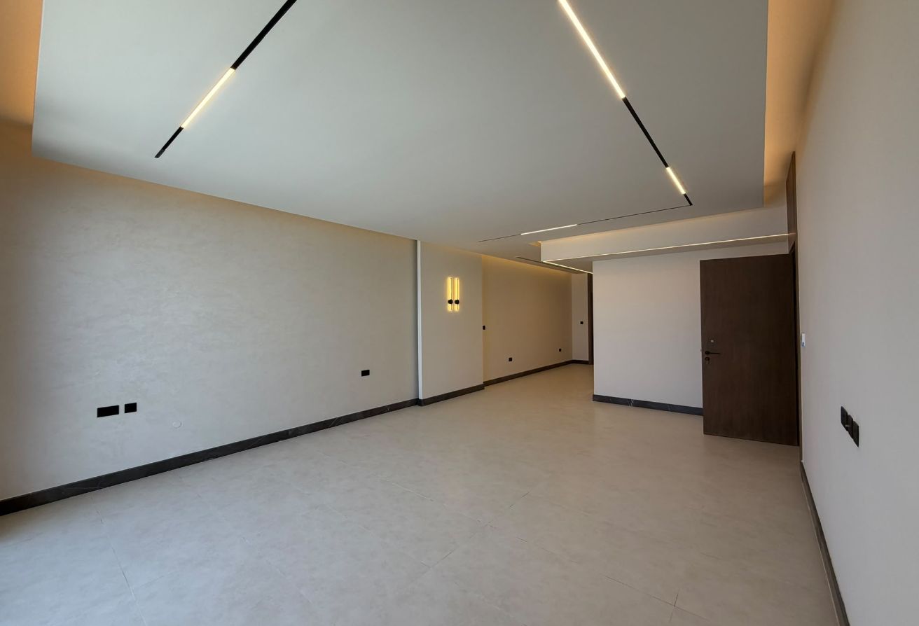 Luxury 6 Bedroom plus Villa&Private Pool prime loc thumbnail 24