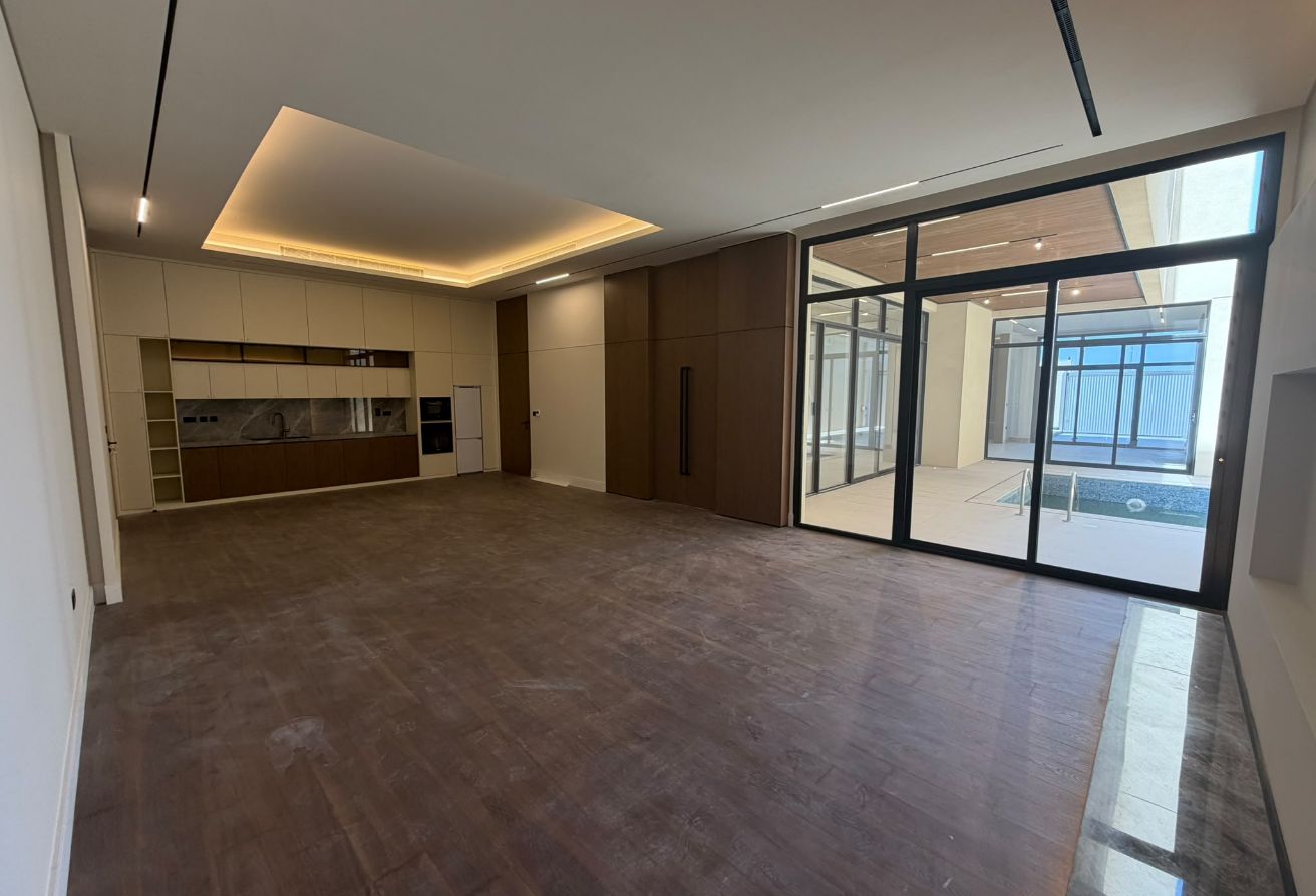 Luxury 6 Bedroom plus Villa&Private Pool prime loc