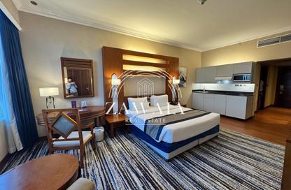Apartment - Studio - 1 Bathroom for rent in West Bay Tower - West Bay - West Bay - Doha