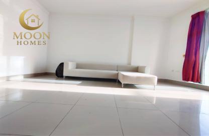 Apartment - 1 Bedroom - 1 Bathroom for rent in Umm Ghwailina Comm - Umm Ghuwalina - Umm Ghuwailina - Doha