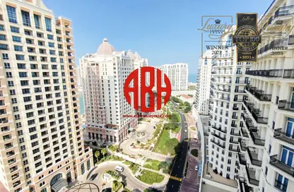 Apartment - 2 Bedrooms - 3 Bathrooms for rent in Floresta Gardens - Floresta Gardens - The Pearl Island - Doha