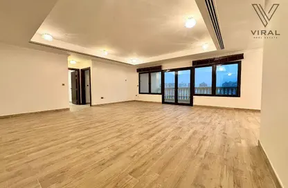 شقة - 2 غرف نوم - 3 حمامات للايجار في طريق بورتو الغربي - بورتو أرابيا - جزيرة اللؤلؤة - الدوحة