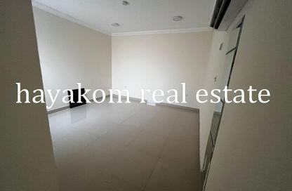 Villa - 6 Bedrooms - 6 Bathrooms for rent in Al Kheesa - Umm Salal Mohammed