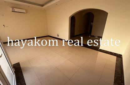 Villa - 6 Bedrooms - 6 Bathrooms for rent in Al Kheesa - Umm Salal Mohammed