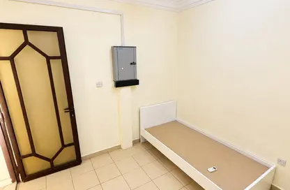 Apartment - 1 Bathroom for rent in Bu Hamour Street - Abu Hamour - Doha
